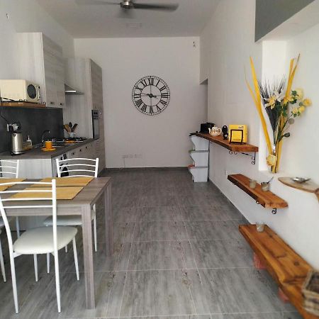 Bayview Apartment Пемброук Екстериор снимка