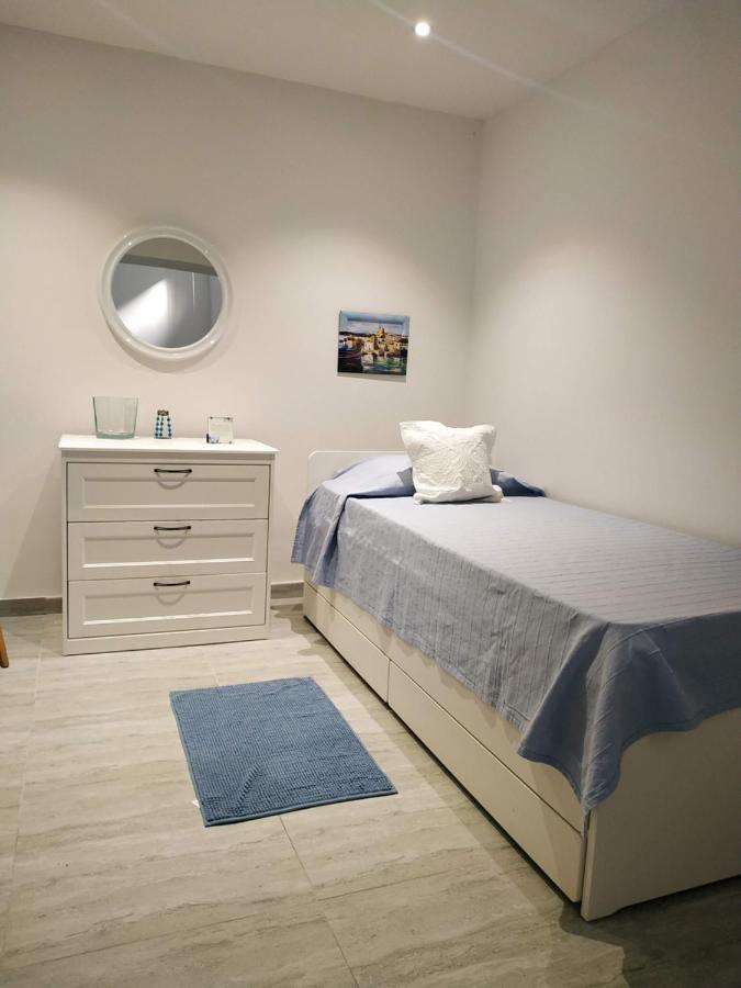 Bayview Apartment Пемброук Екстериор снимка