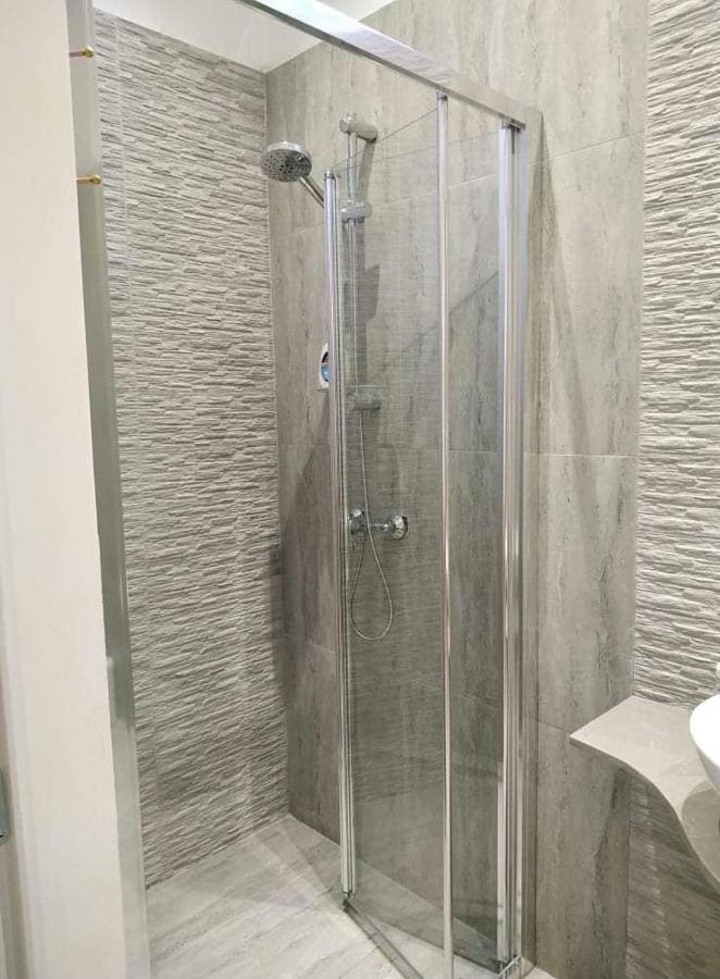 Bayview Apartment Пемброук Екстериор снимка
