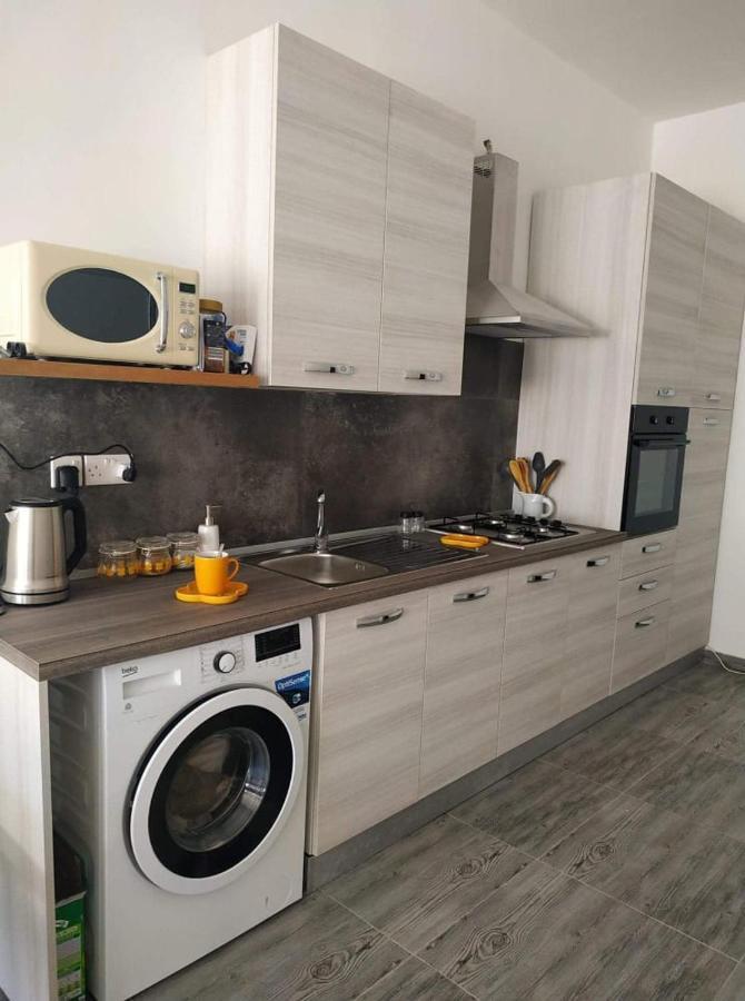 Bayview Apartment Пемброук Екстериор снимка