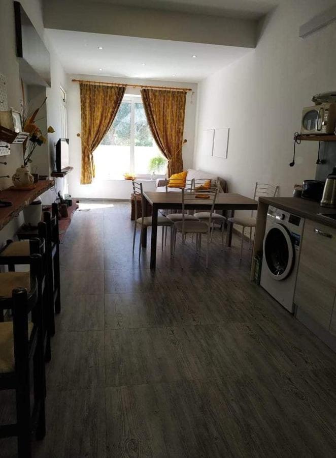 Bayview Apartment Пемброук Екстериор снимка
